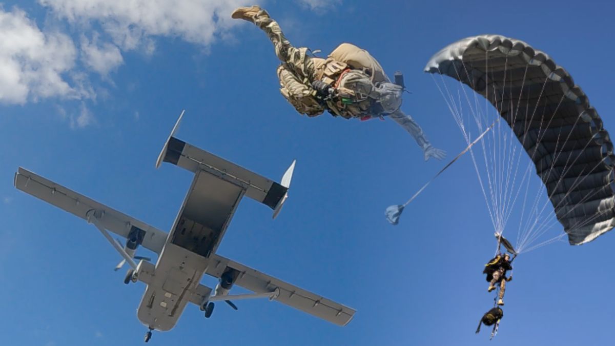 Military free fall — exit, deployment and ram-air canopy flight with combat load